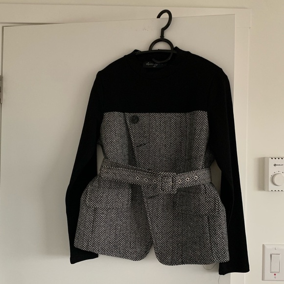 Fake two piece - Picture 1 of 7